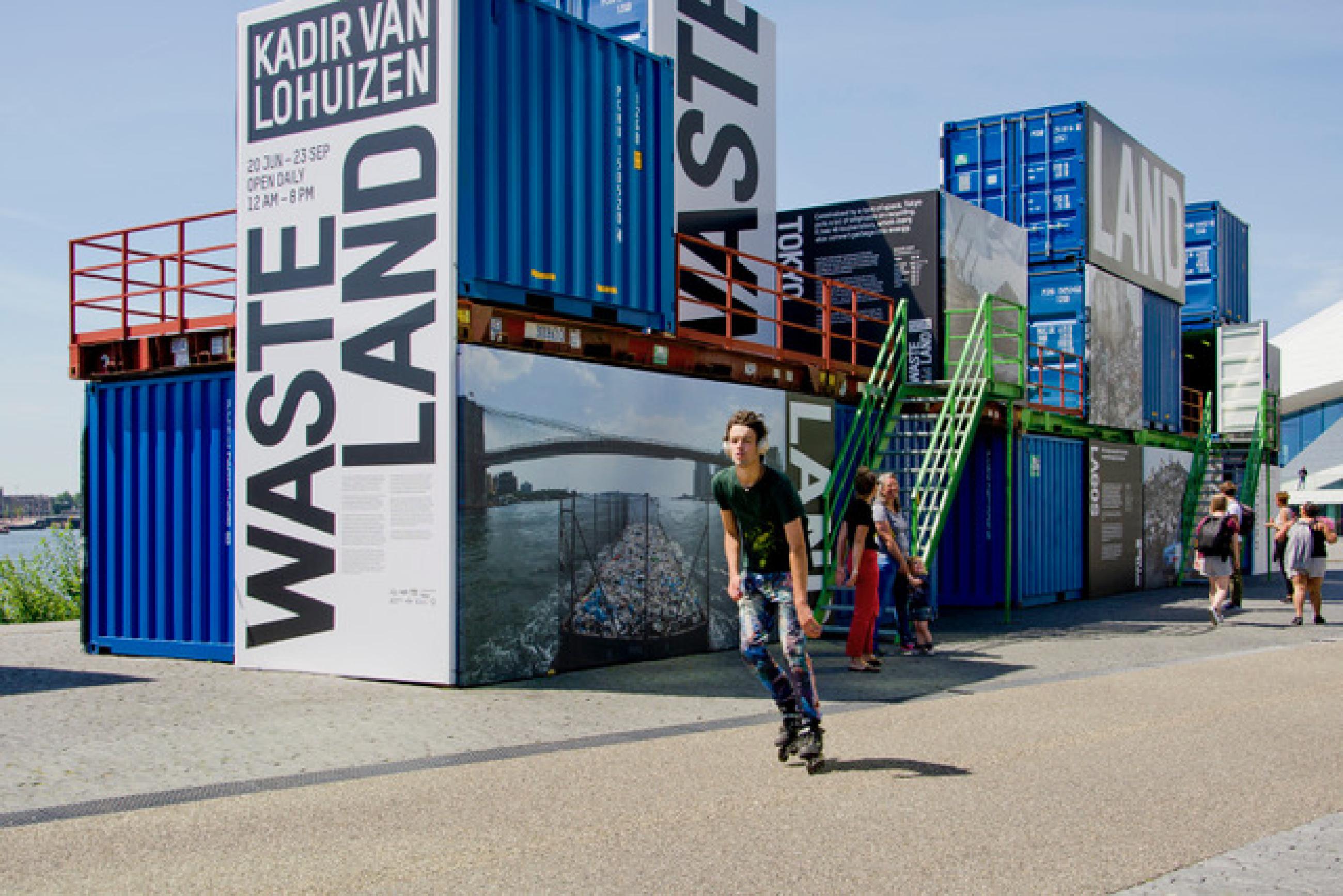 Wasteland - Eine Installation mit Containern