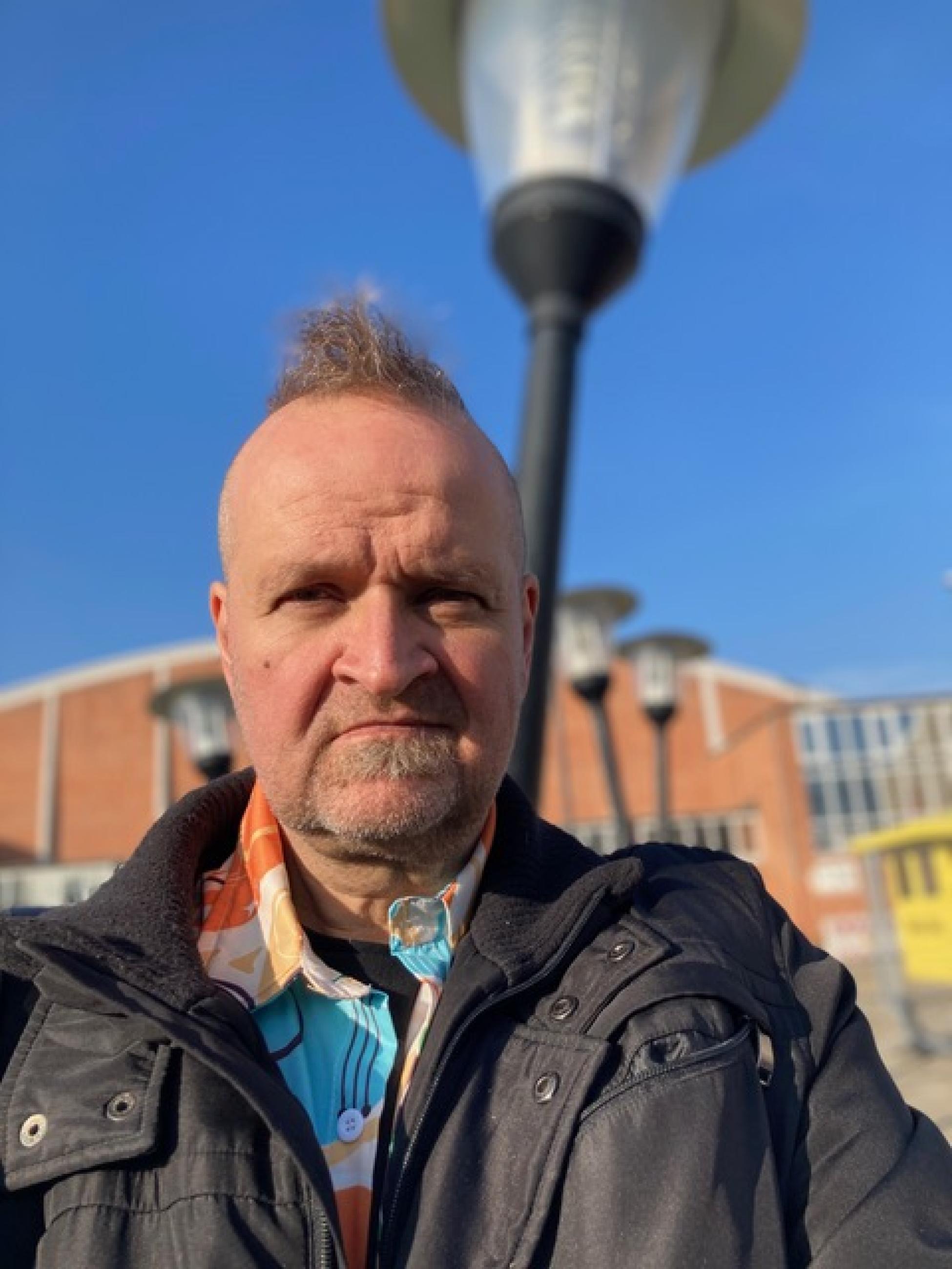 Portrait picture of Prof. Oliver Langbein